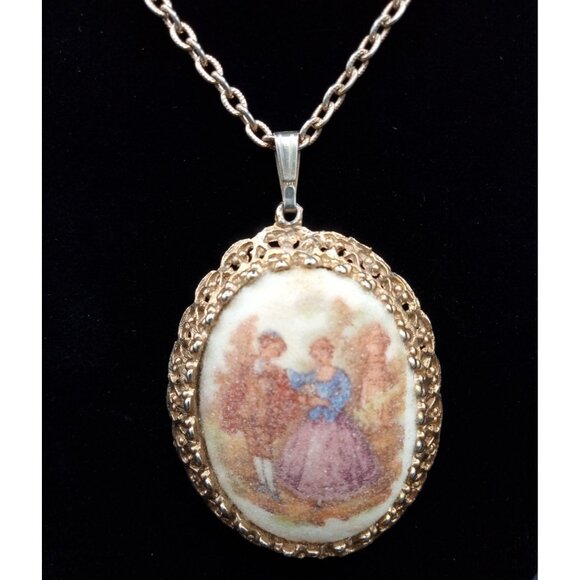 Pendant Necklace Brooch Set Vintage Germany Courting Scene 21 In Gold Tone Chain - Picture 3 of 15